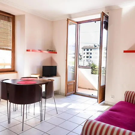 Hotel Les Z'hirondelles 2*